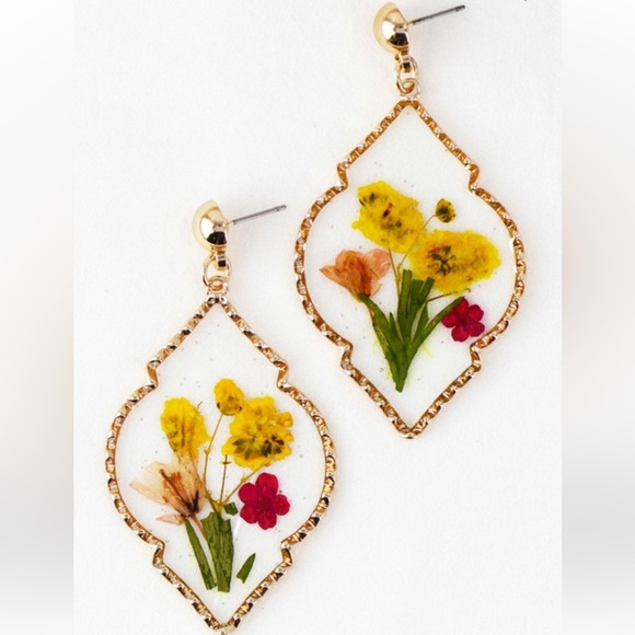 Handmade Real Pressed Dried Flower Botanical Resin
Earrings - Picture 1 of 14